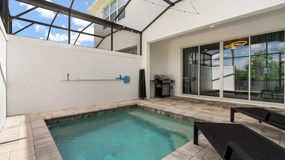 Upstay Pristine 3BR Home With Private Pool BBQ