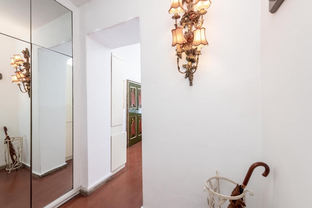 Aurora in Pantheon Apartment