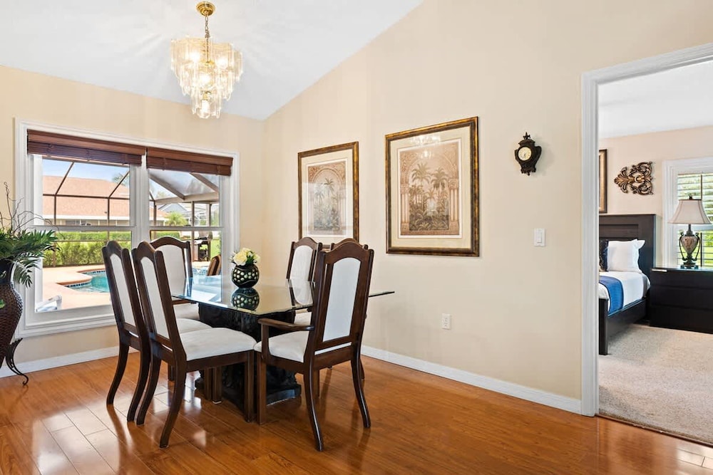 Lake View and Pool 4BR House Disney Area