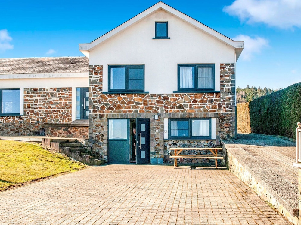 Sophisticated Holiday Home in Lierneux Near Forest