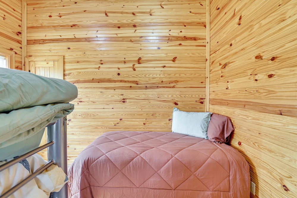 Pond Access & Deck: Peaceful Ballantine Getaway!