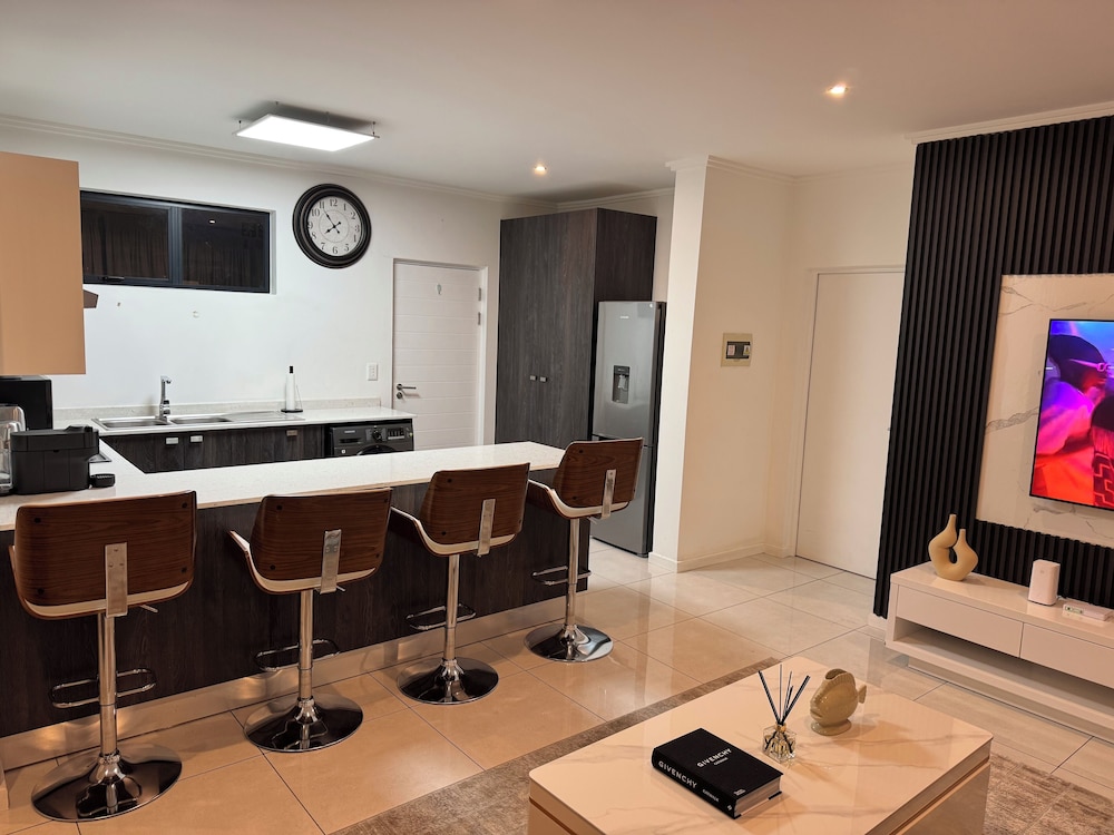 2BR-2BA - Rivonia Residence 1