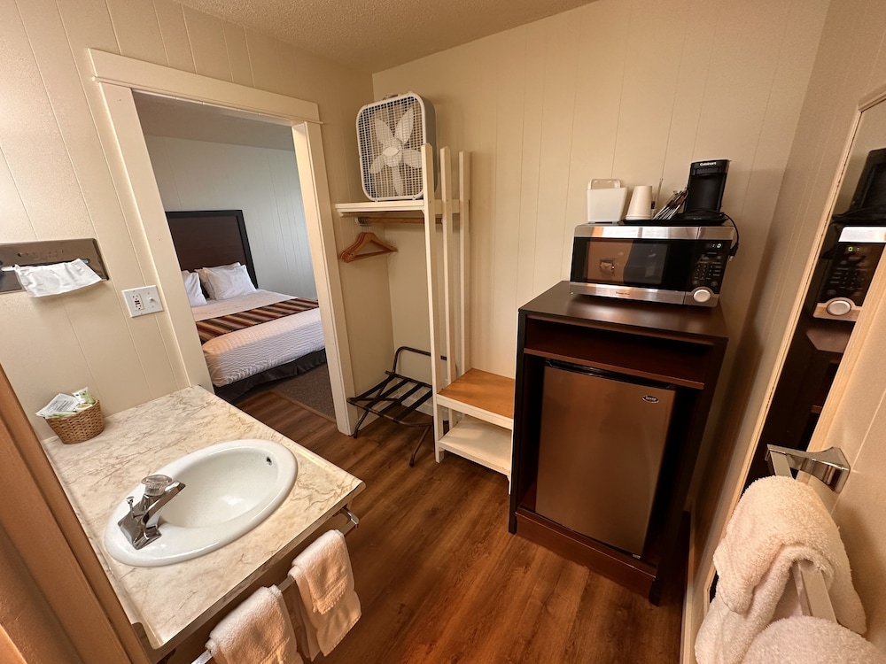 Astoria Crest Motel