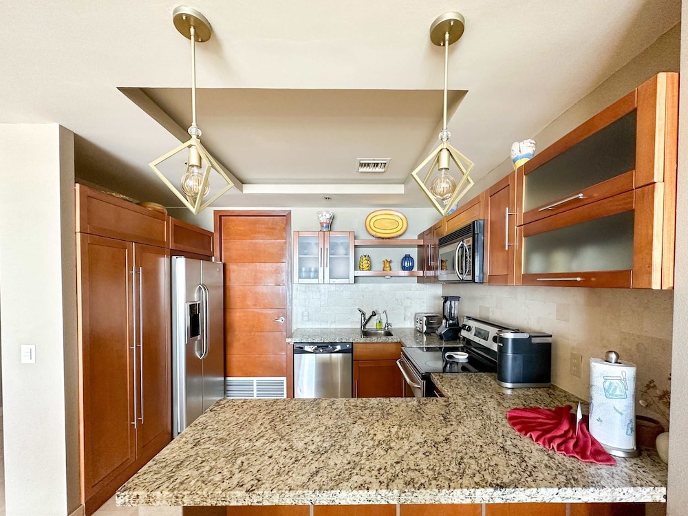 Renovated Beachfront Condo With Private Beach