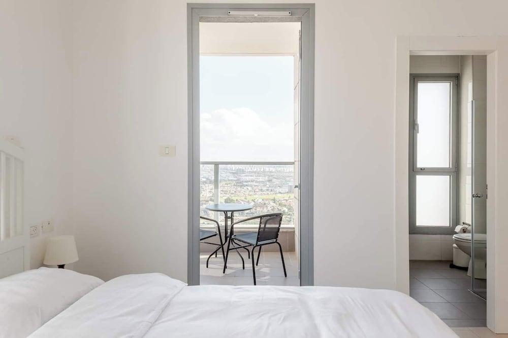 Luxury 3BR APT 33 Floor See View Tower