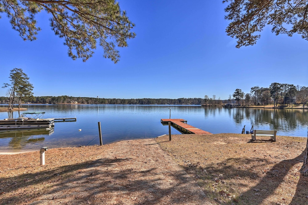 Milledgeville Vacations - Sparta Lake Home w/ Deck  Boating Access! - Property Image 11