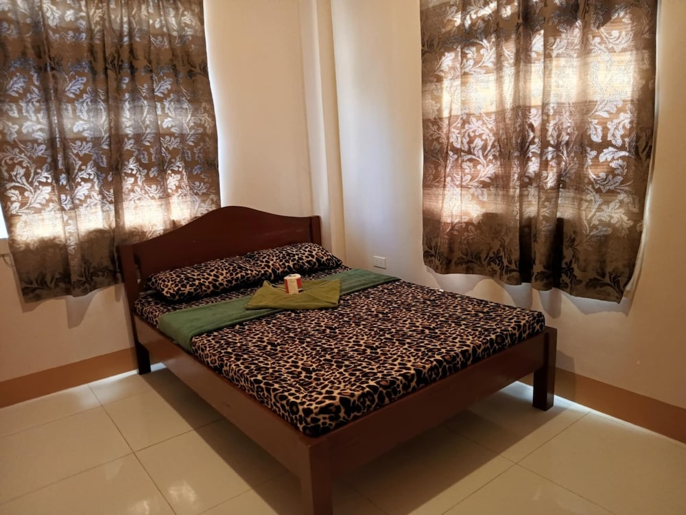 Room-aremen Transient, the no Hassle and