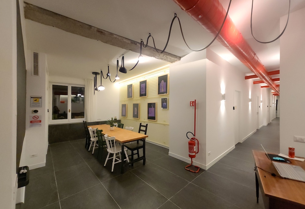 Prisma Rooms