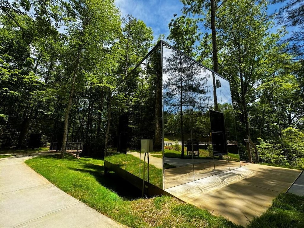 Mirror Cabin - Reflections