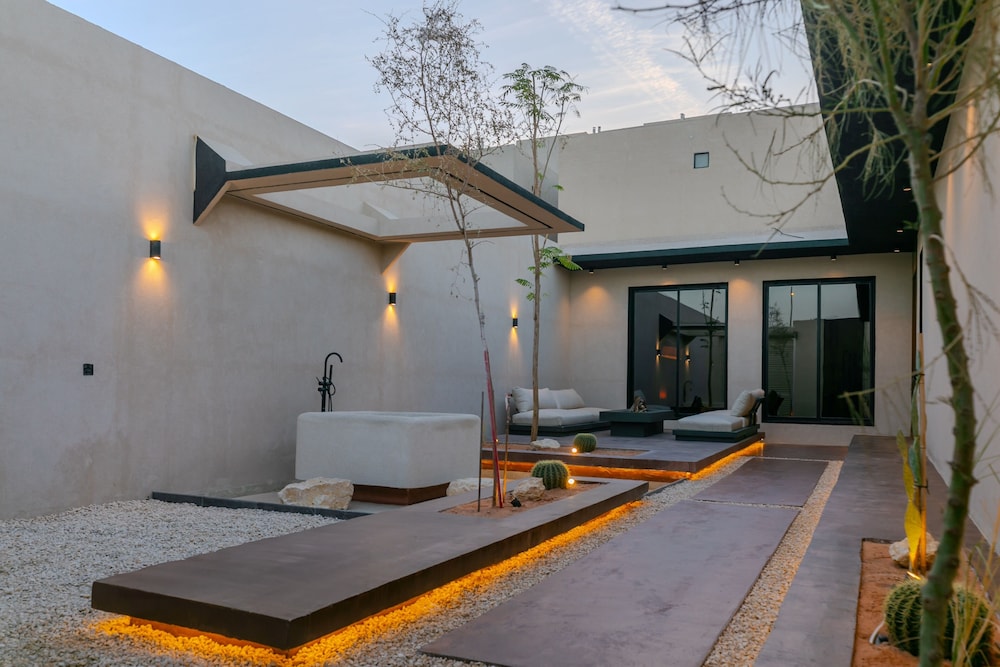 Portal Chalets With Private Pool-Al Arid