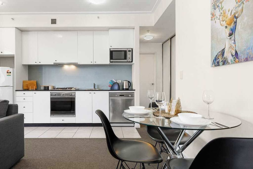 Charming City-view Apt, Next to Darling Harbour
