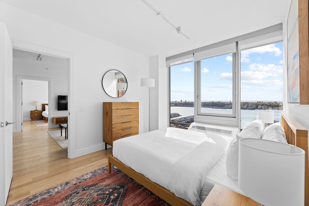 Forte Select by Rove Travel 2BR Midtown West Apt