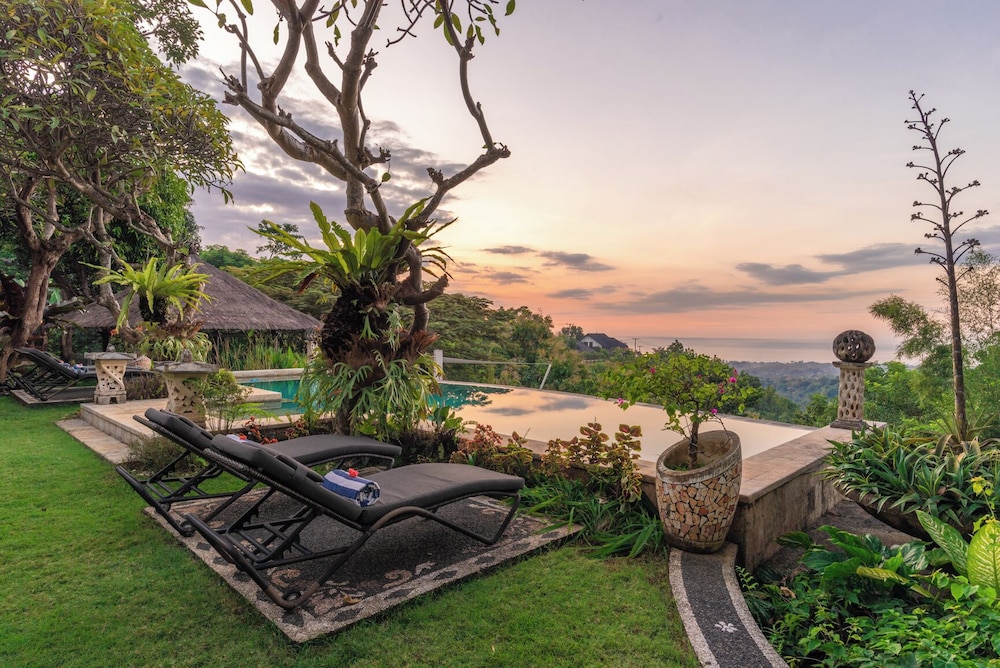 Bougainville Hill Villa