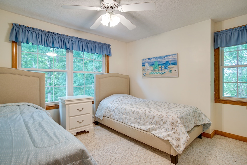 1/2 Mi to Beach: Stunning Home w/ Deck in Falmouth