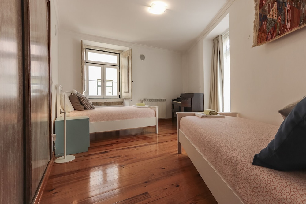 Grand Parliment Duplex by Homing