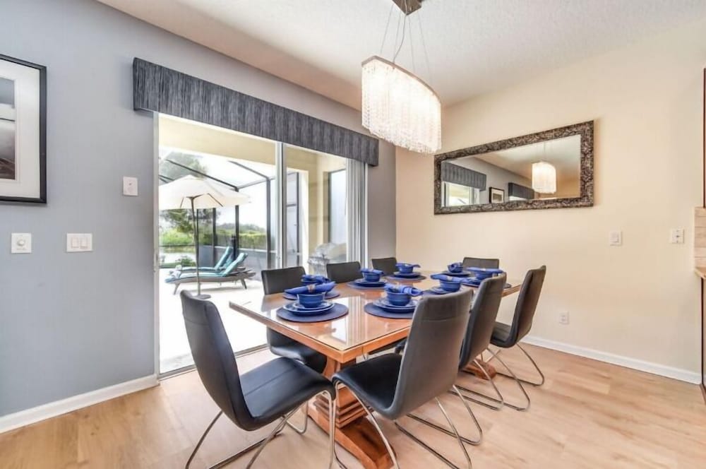 Stunner 6Br W/ South Pool, Lake View & Near Golf