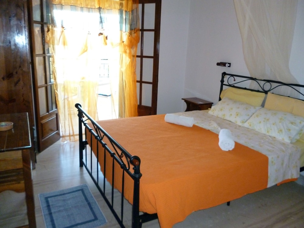 Villa Helen's Apartments view 4