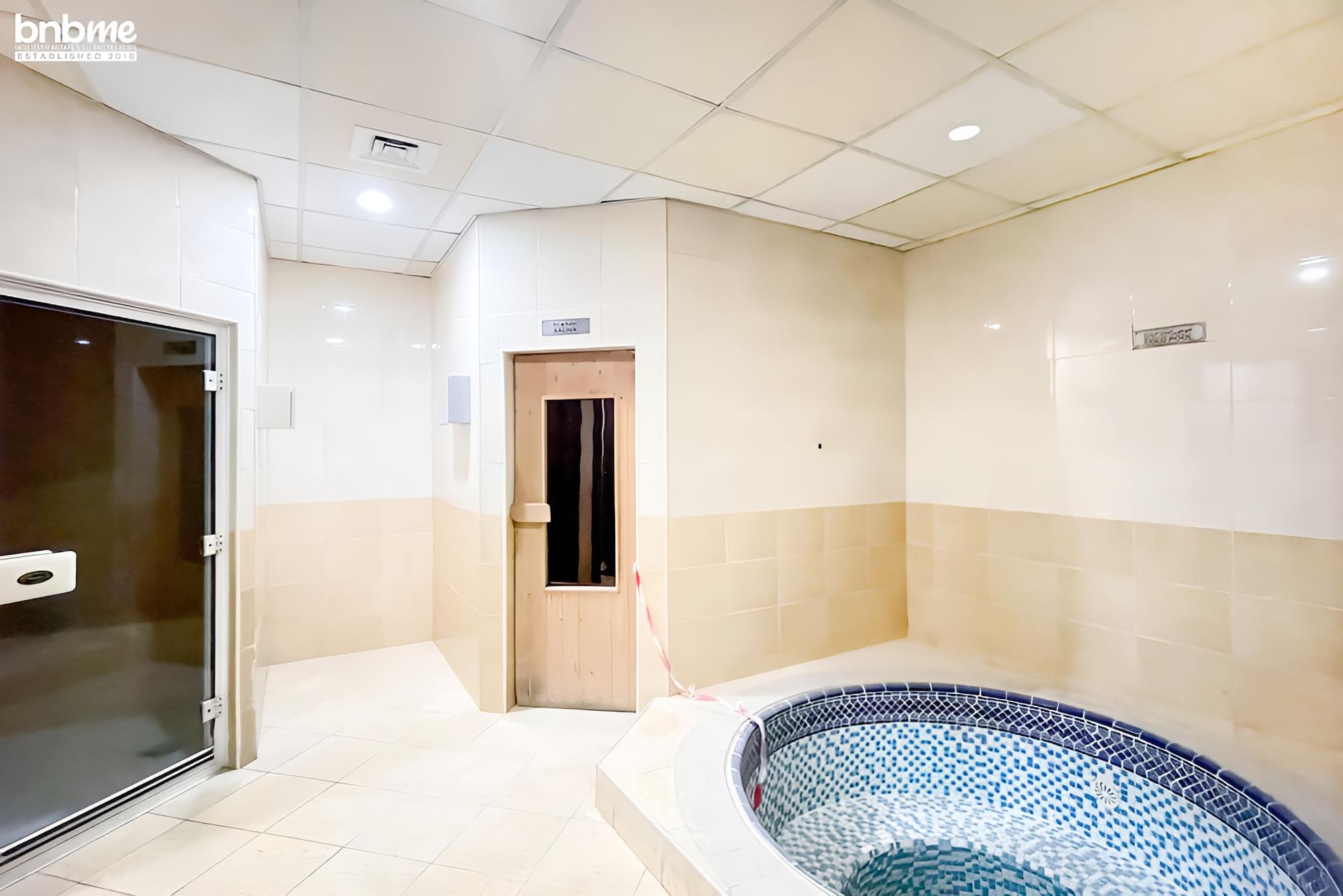 3B Lakepoint Tower 3701 by bnbme homes