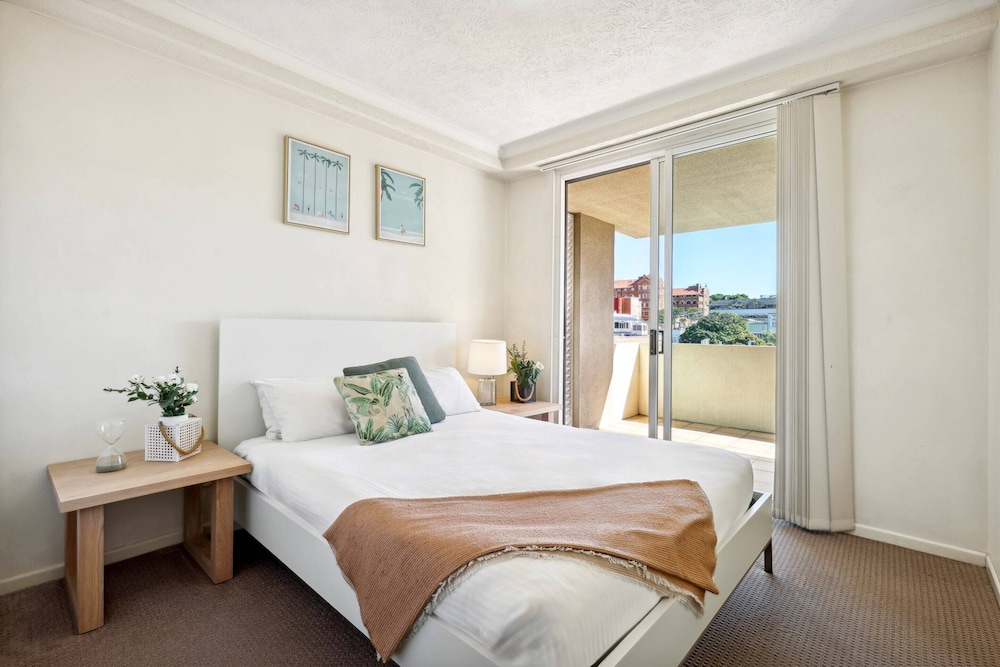 Inner-city 1-bed With Pool & Spa
