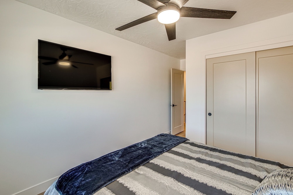 Built in 2025: Parowan Escape w/ Views!