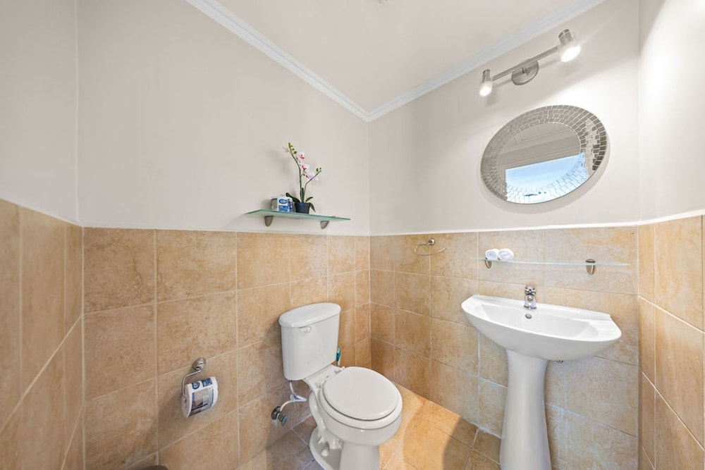 Gold Coast 4br4 5BA Villa w Privatepool Gym