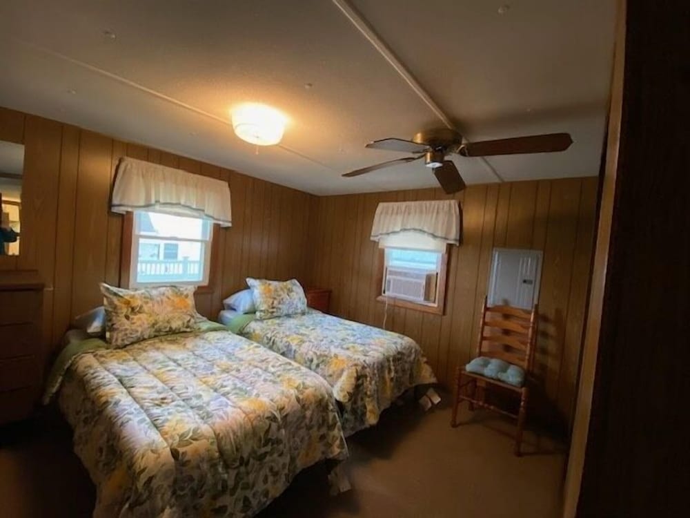 64 Seabreeze 2 Bedroom Home by Redawning view 5