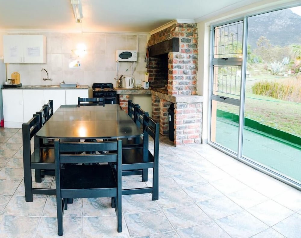 Kingfisher Hollow Exclusive Guest House