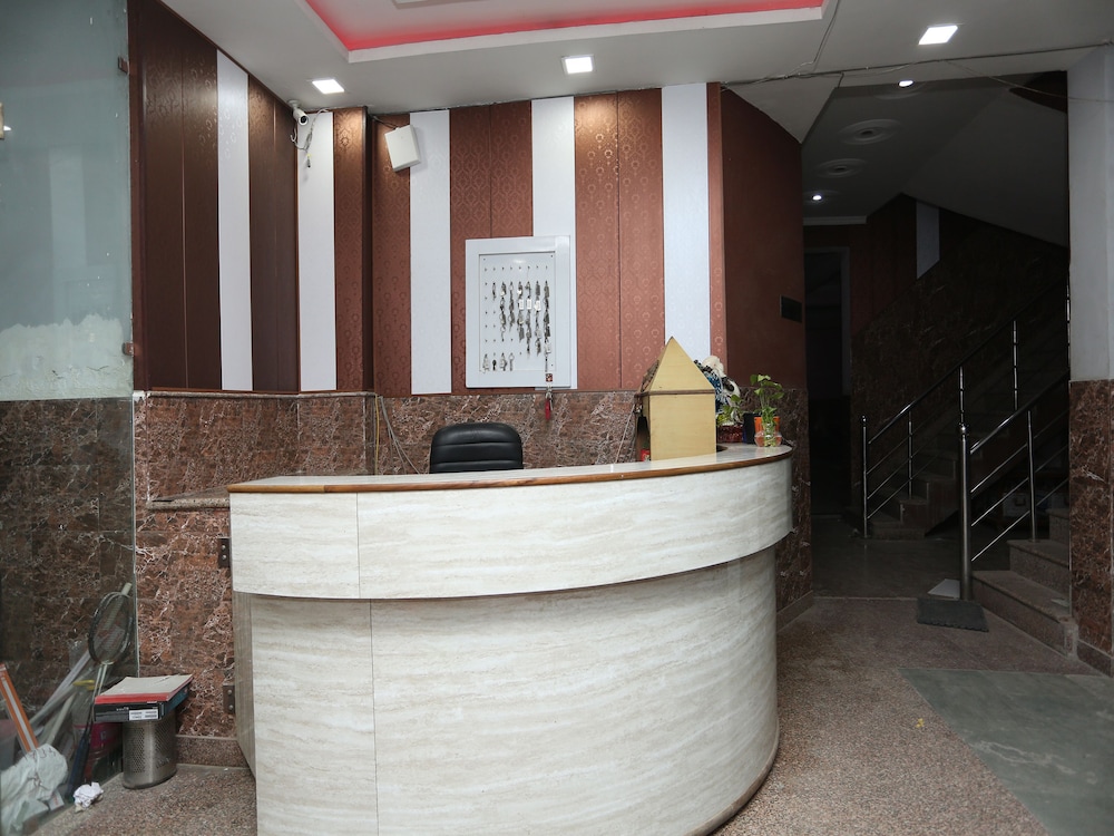 Lobby & Reception