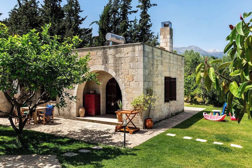 Villa Aloni-traditional Stone Villa With Nice View,pool and Garden
