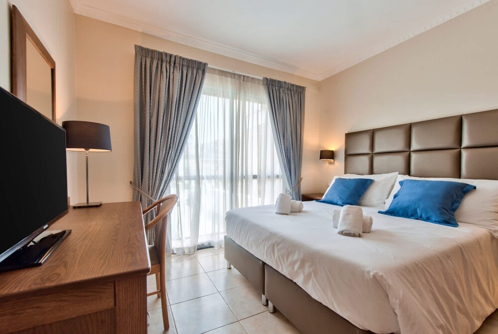 Villa Narcis - 2 Bedroom Villa With Private Pool