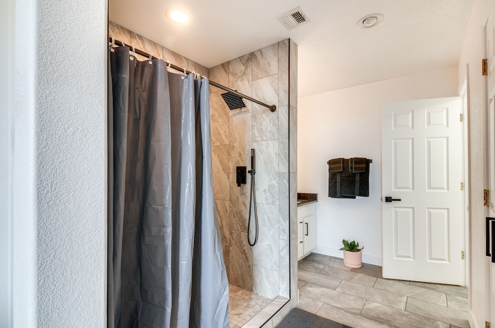 Lake Powell Views: Adobe Townhome w/ Patio