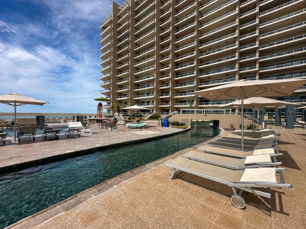 Paradise Found Luxe 2BR Condo in Iconic Location
