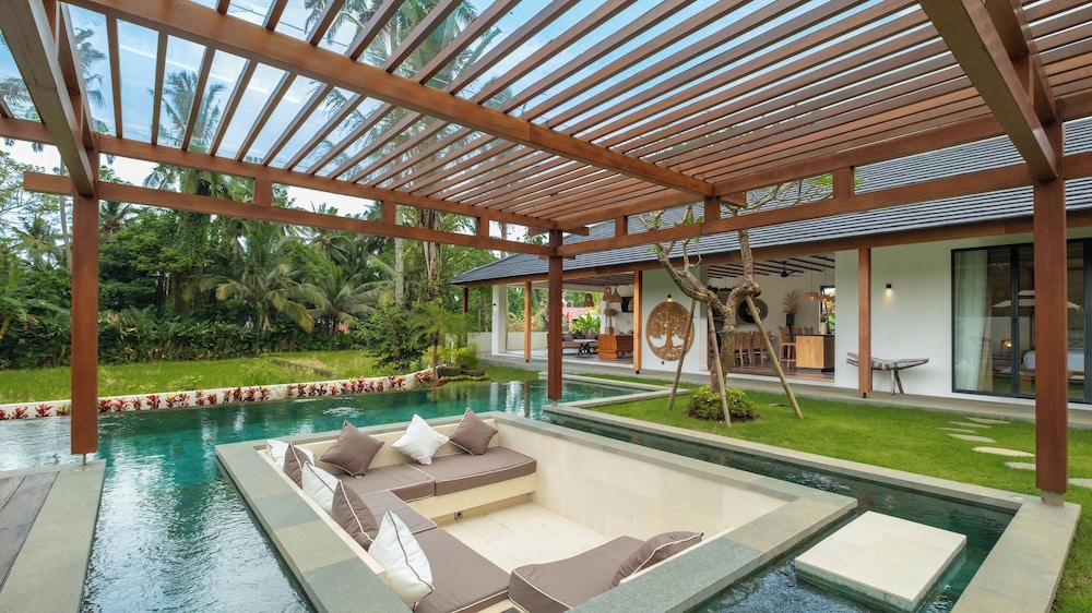 Villa Suka Sawah by Villa Finder