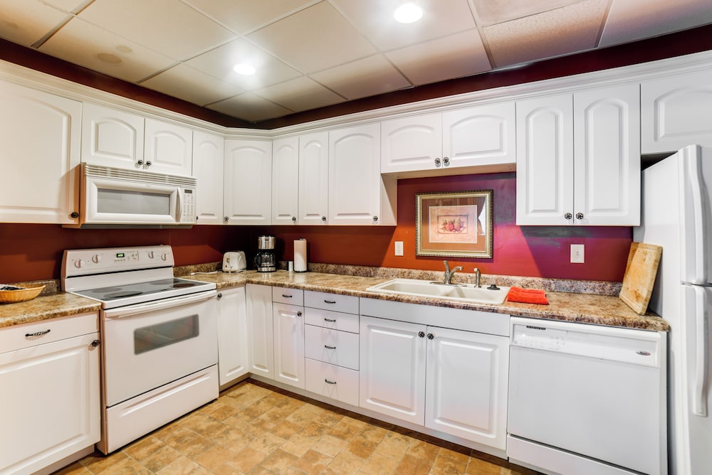Downtown Yankton Suite: Walk to Restaurants!