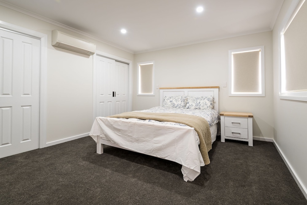 Brand New 5BR home with view of the sea view 3