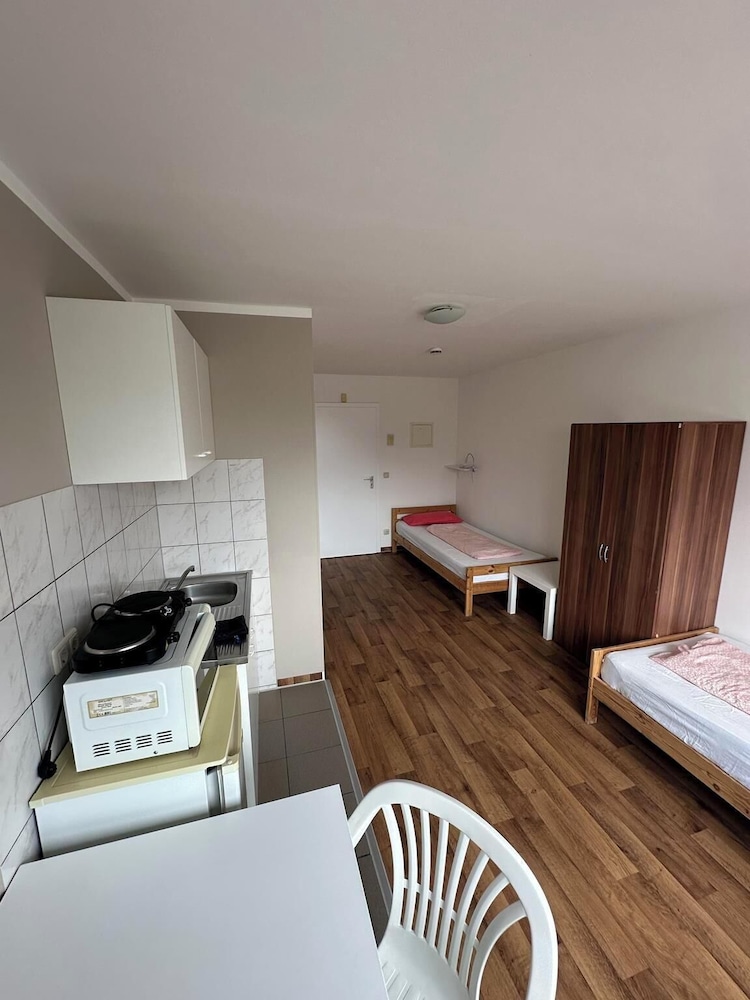 2-Rent Group Hostel Apartments HAN53
