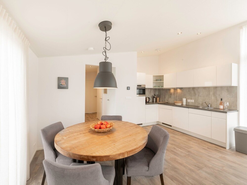 Modern, High-quality Chalet With Wifi Near the Oosterschelde view 4