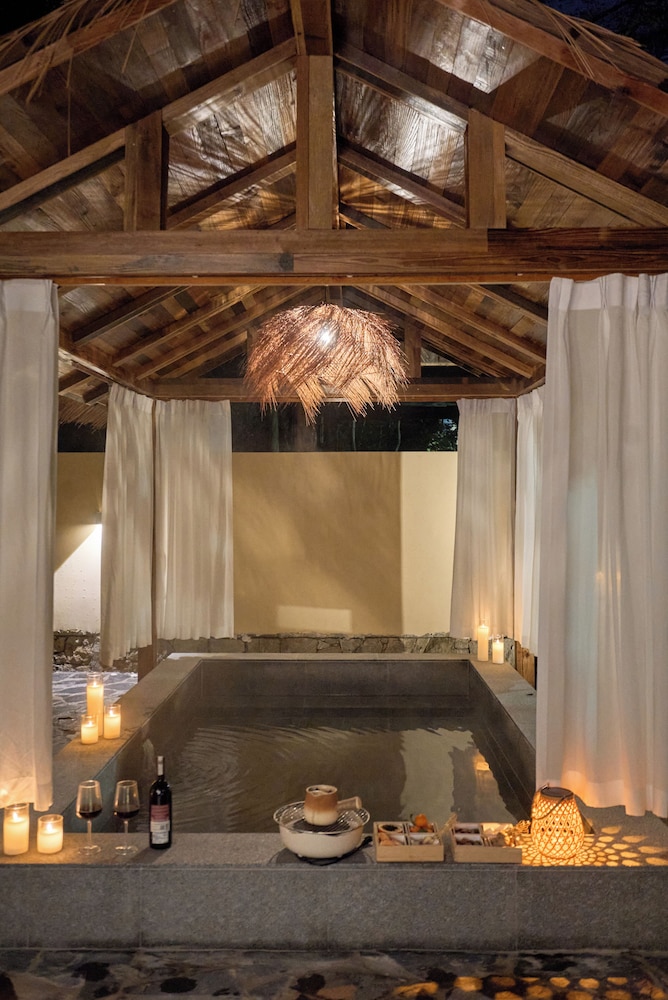 Miyue Shenzhen Tianlu Secret Wild Wizard Holiday Hotel