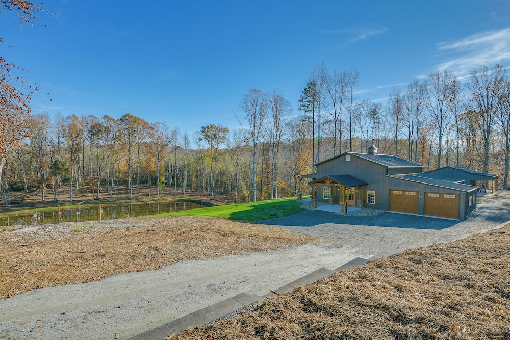 Family-friendly Barndominium Near Greenville!