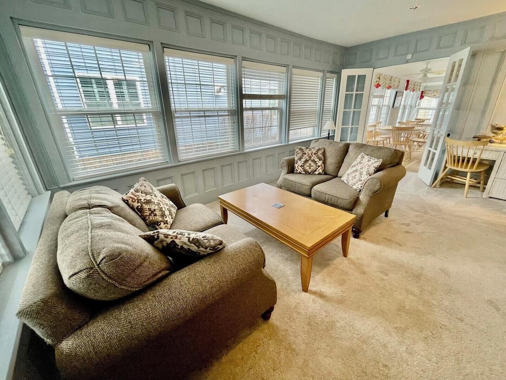 Delaware Avenue 16A