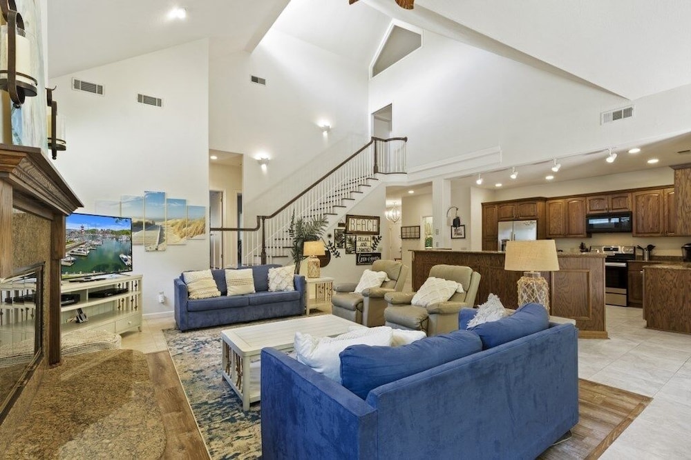 57 Lawton Rd. / Sea Pines / Pet Friendly 4 Bedroom Home