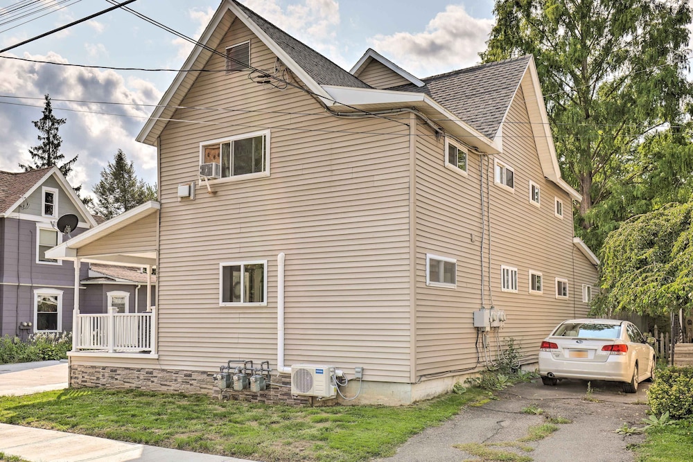 'little Piece of Heaven' Rental Near Dtwn Corning!