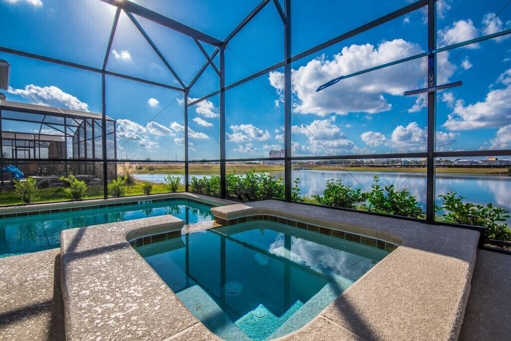 4755kcc 5 Bedroom Villa by RedAwning view 3