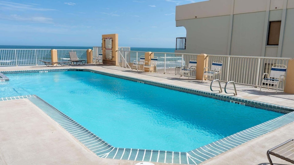 Penthouse Beachfront Views Renovated 4 Bedroom Condo