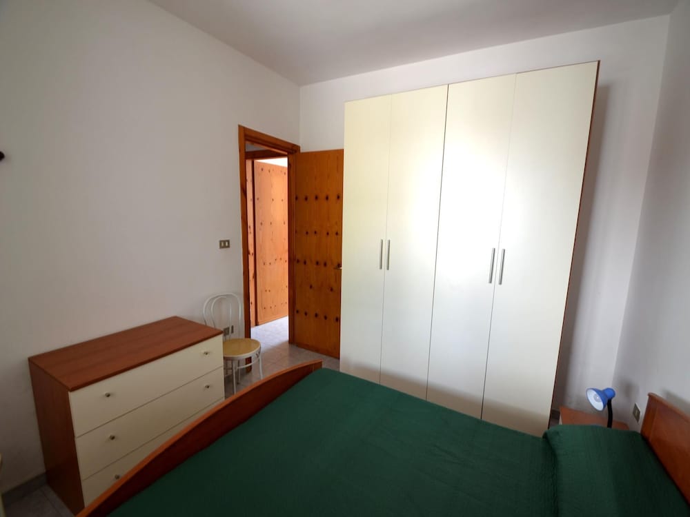 Apartment Near The Beach With Air Conditioning Pets Allowed view 4