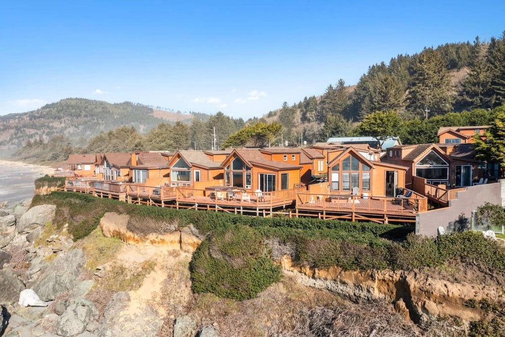 Ocean Front Cabin 15 Jacuzzi Sensational Views