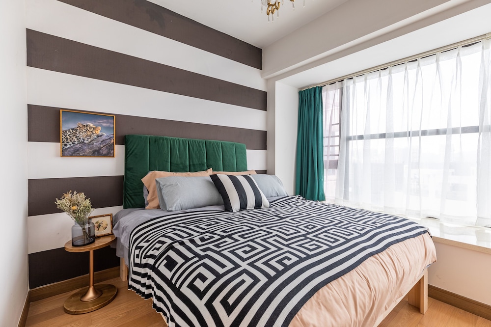 Locals Boutique Apartment Huafa Plaza 28 view 2