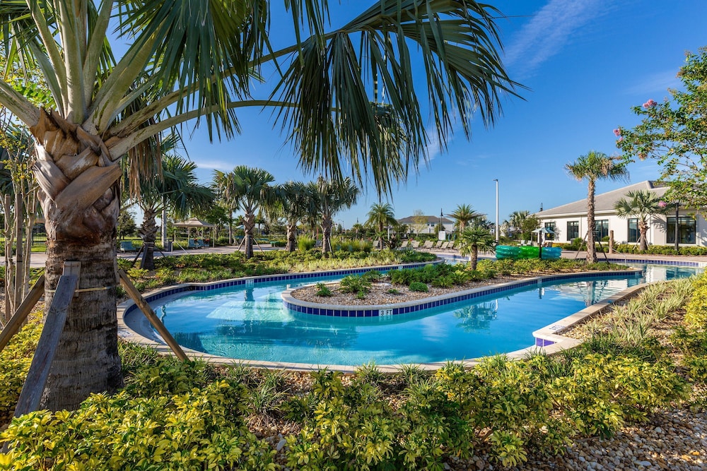 Dream 5Bd Storeylake Close to Disney