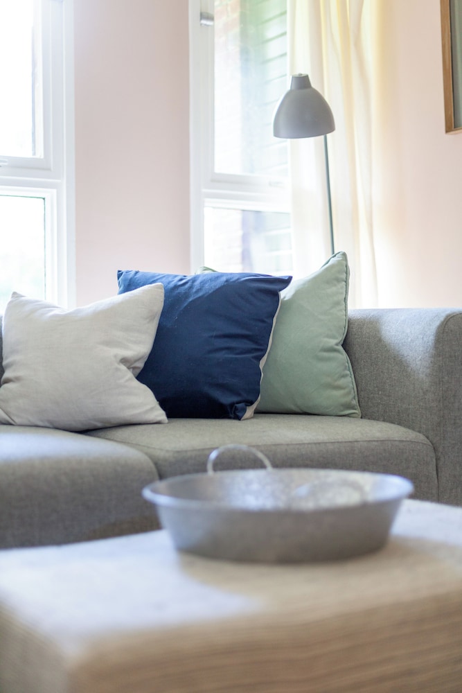 Mezzanine 3-bed In Central London
