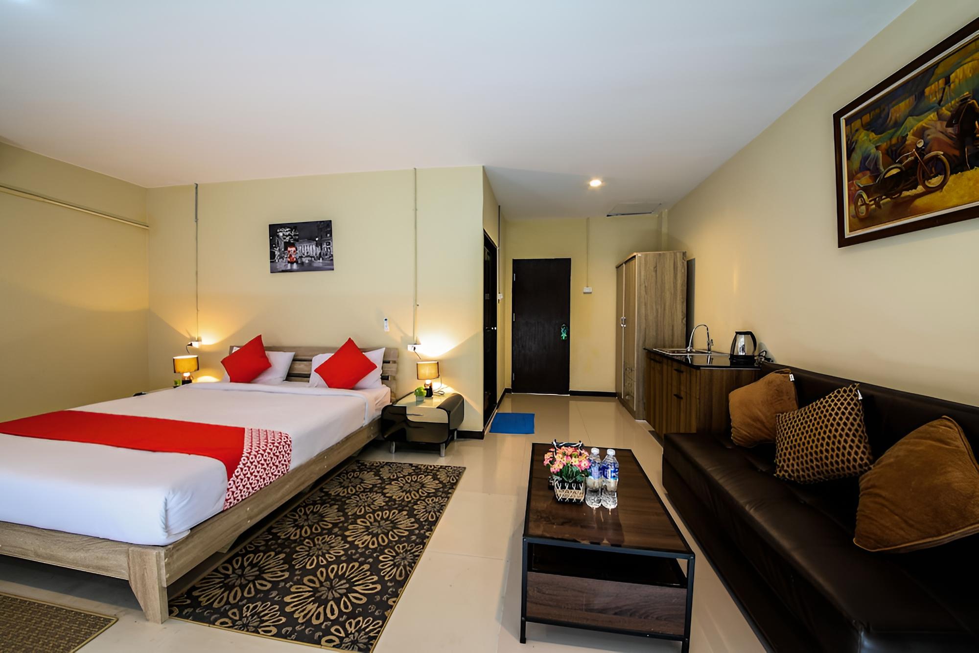 OYO 118 Beach Walk Stay